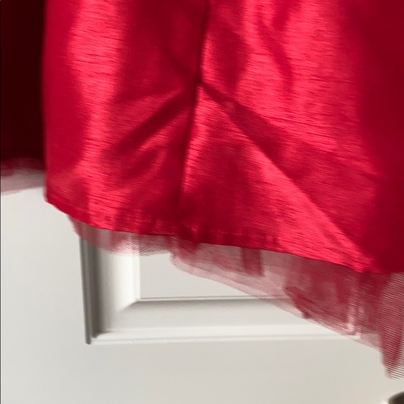 Girls red dress. - Picture 4 of 4